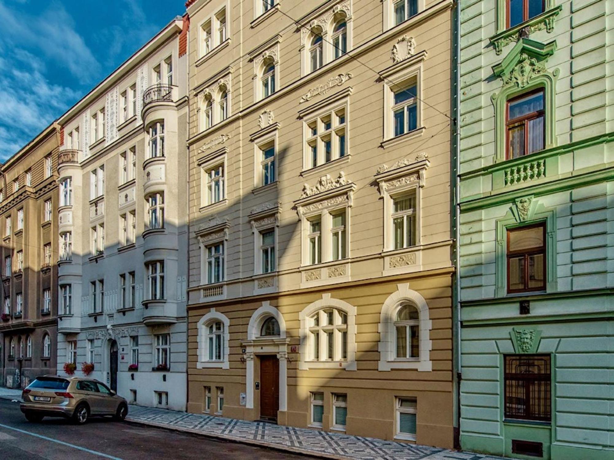 Dobrovskeho 30 * Praga