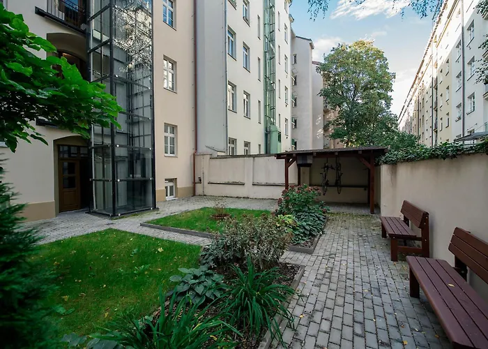 Residence Dobrovskeho 30